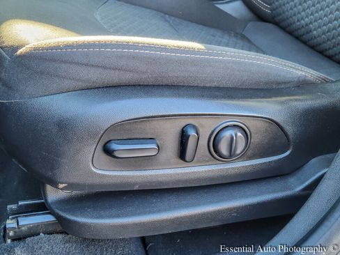 Used 2019 GMC Terrain SLE w/ Driver Convenience Package image 16