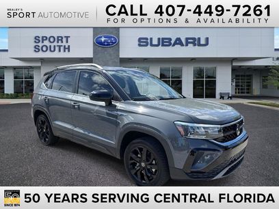 Used 2024 Volkswagen Taos SE w/ Panoramic Sunroof Package