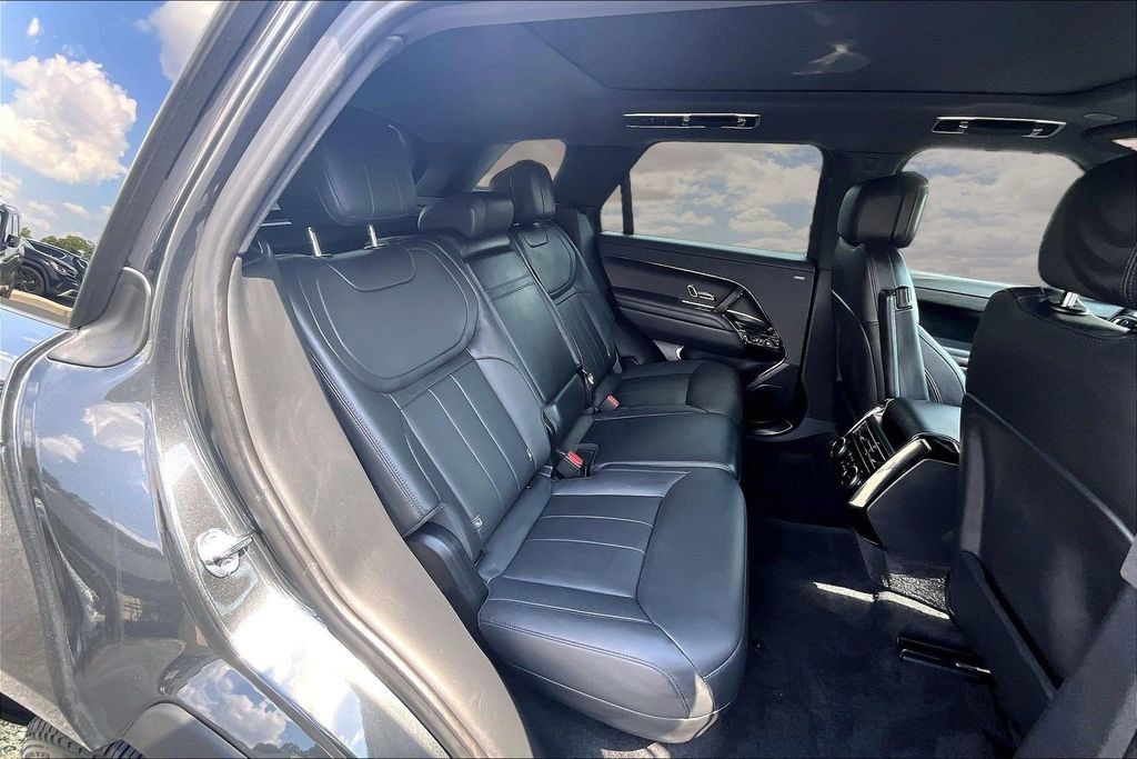 Used 2024 Land Rover Range Rover Sport SE AWD/4WD image 25