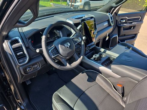 New 2026 RAM 2500 Laramie AWD/4WD image 15