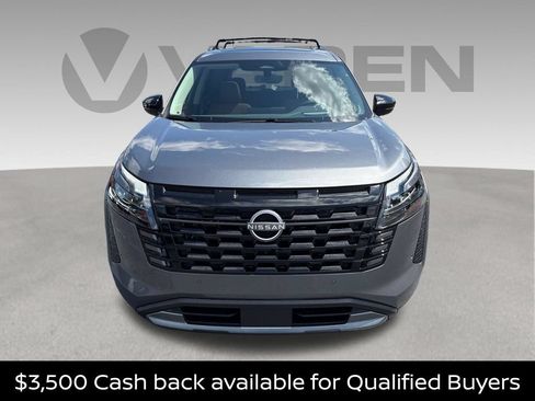 New 2026 Nissan Pathfinder Platinum w/ Accent Package FWD image 2