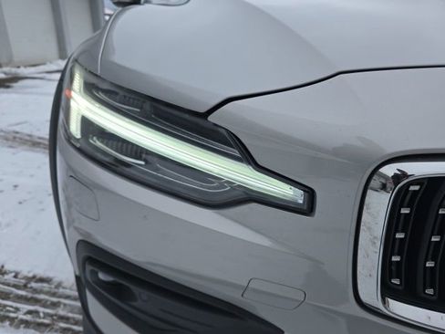 Certified 2025 Volvo V60 B5 Cross Country Plus image 13