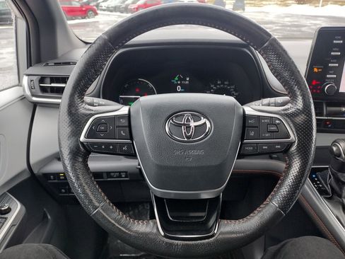 Used 2021 Toyota Sienna XSE image 7