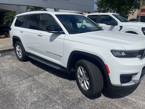 Used 2023 Jeep Grand Cherokee L Limited w/ Luxury Tech Group II image 2