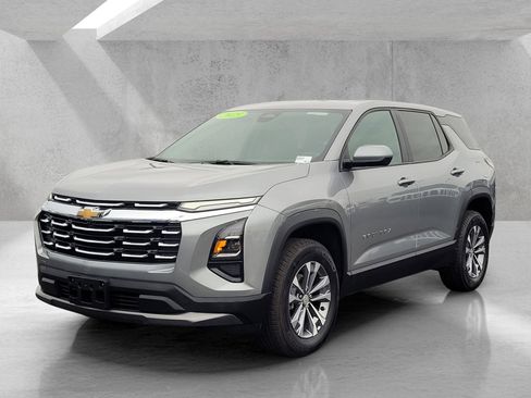 Used 2025 Chevrolet Equinox LT AWD/4WD image 8
