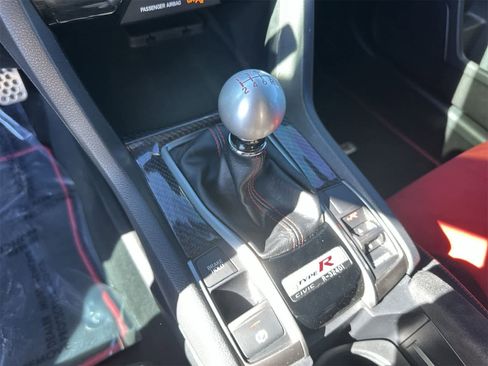 Used 2019 Honda Civic Type R image 19