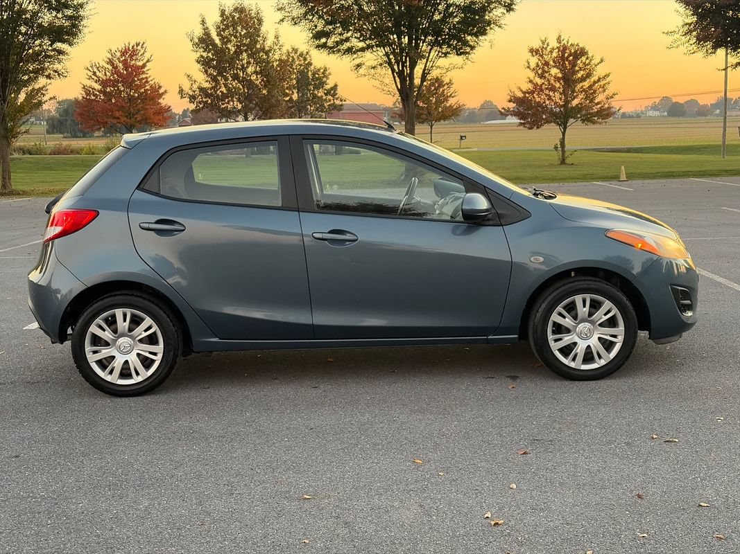 Used 2014 MAZDA MAZDA2 Sport FWD image 8