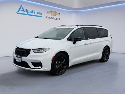 Used 2025 Chrysler Pacifica Limited