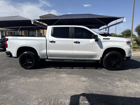 Used 2023 Chevrolet Silverado 1500 LT Trail Boss w/ Protection Package AWD/4WD image 8