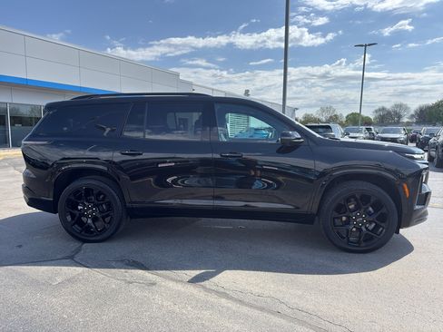 Used 2024 Chevrolet Traverse RS w/ LPO, Floor Liner Package AWD/4WD image 4