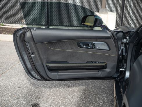 Used 2019 Mercedes-Benz AMG GT R image 32