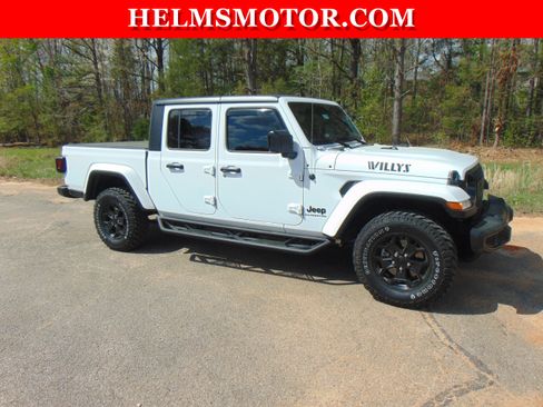 Certified 2021 Jeep Gladiator Sport AWD/4WD image 15