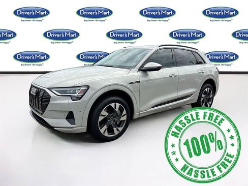 Used 2021 Audi e-tron Premium w/ Convenience Plus Package AWD/4WD image 3