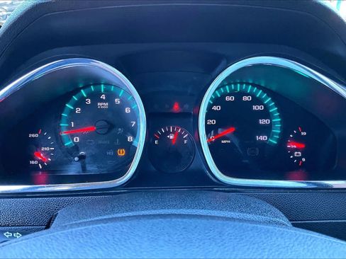Used 2012 Chevrolet Traverse LT FWD image 24