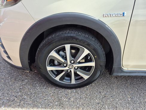 Used 2018 Toyota Prius C One FWD image 24