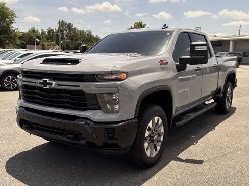 Used 2025 Chevrolet Silverado 2500 Custom w/ Custom Value Package AWD/4WD image 8