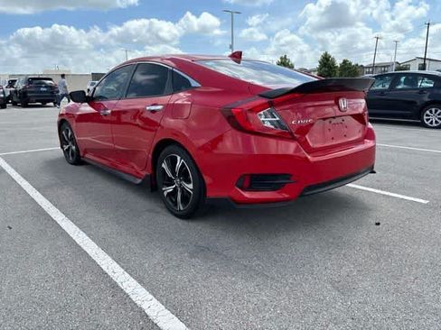 Used 2018 Honda Civic Touring image 3