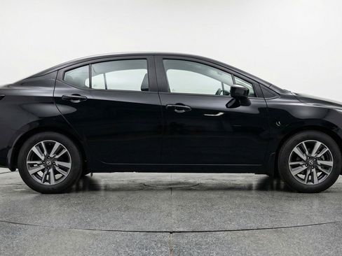 Used 2025 Nissan Versa SV FWD image 11