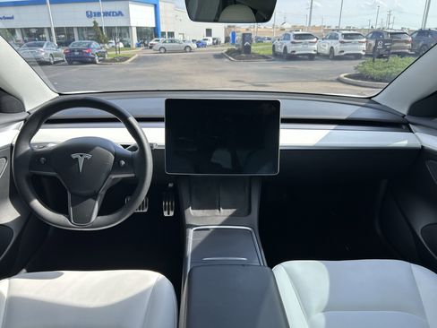 Used 2022 Tesla Model 3 Long Range image 9