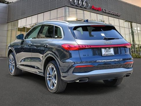 Used 2025 Audi Q5 Premium w/ Convenience Package AWD/4WD image 2