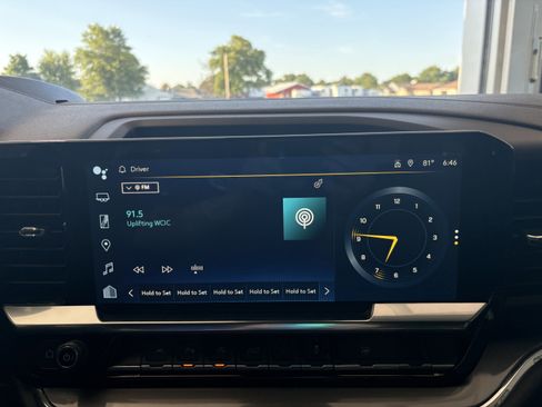 Used 2023 Chevrolet Silverado 1500 High Country w/ Technology Package image 13