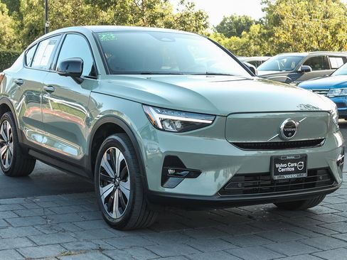 Used 2023 Volvo C40 P8 Recharge Plus w/ Protection Package Premier AWD/4WD image 3