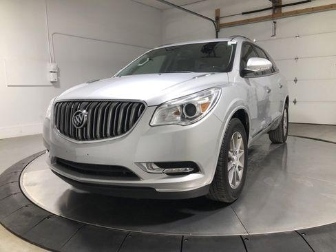 Used 2017 Buick Enclave Leather image 3