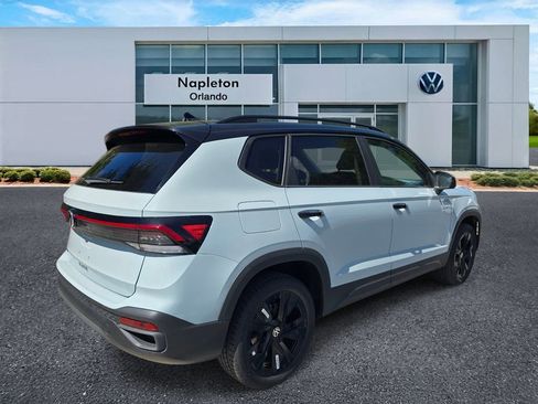 New 2026 Volkswagen Taos SE FWD image 4