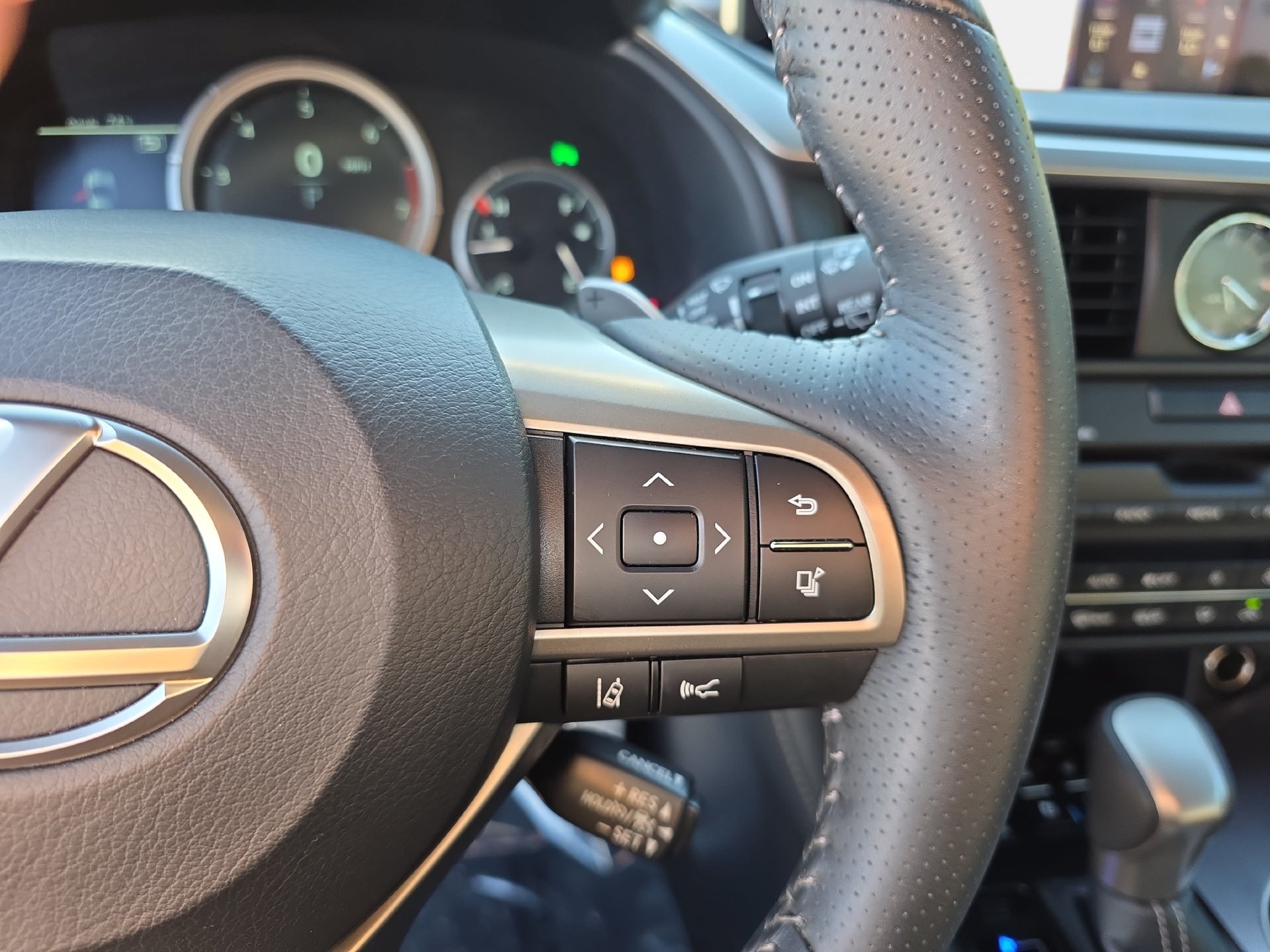 Used 2017 Lexus RX 350 F Sport w/ Accessory Package AWD/4WD image 18
