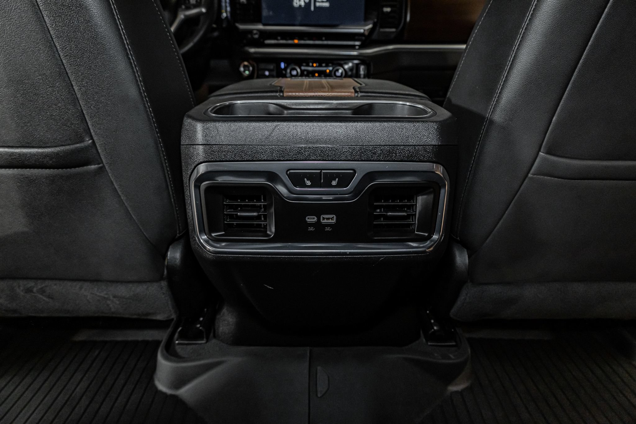 Used 2024 Chevrolet Silverado 2500 High Country w/ High Country Premium Package AWD/4WD image 28