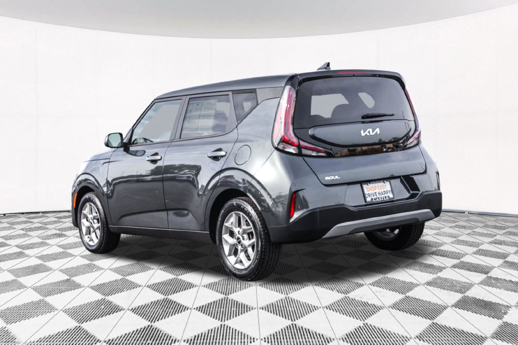 Used 2024 Kia Soul LX w/ Option Group 015 FWD image 13