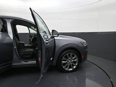 Used 2022 Buick Envision Avenir w/ Technology Package II AWD/4WD image 9