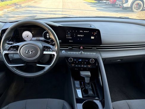 Used 2023 Hyundai Elantra SEL w/ Convenience Package FWD image 27