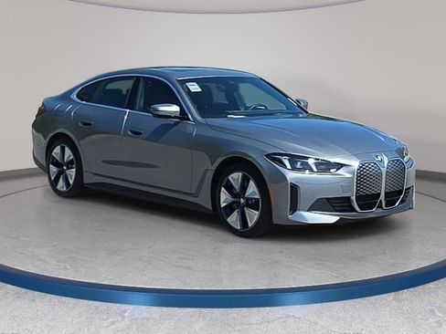 Used 2025 BMW i4 eDrive40 RWD image 3