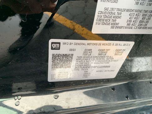 Used 2023 GMC Sierra 1500 SLT w/ SLT Convenience Package image 21