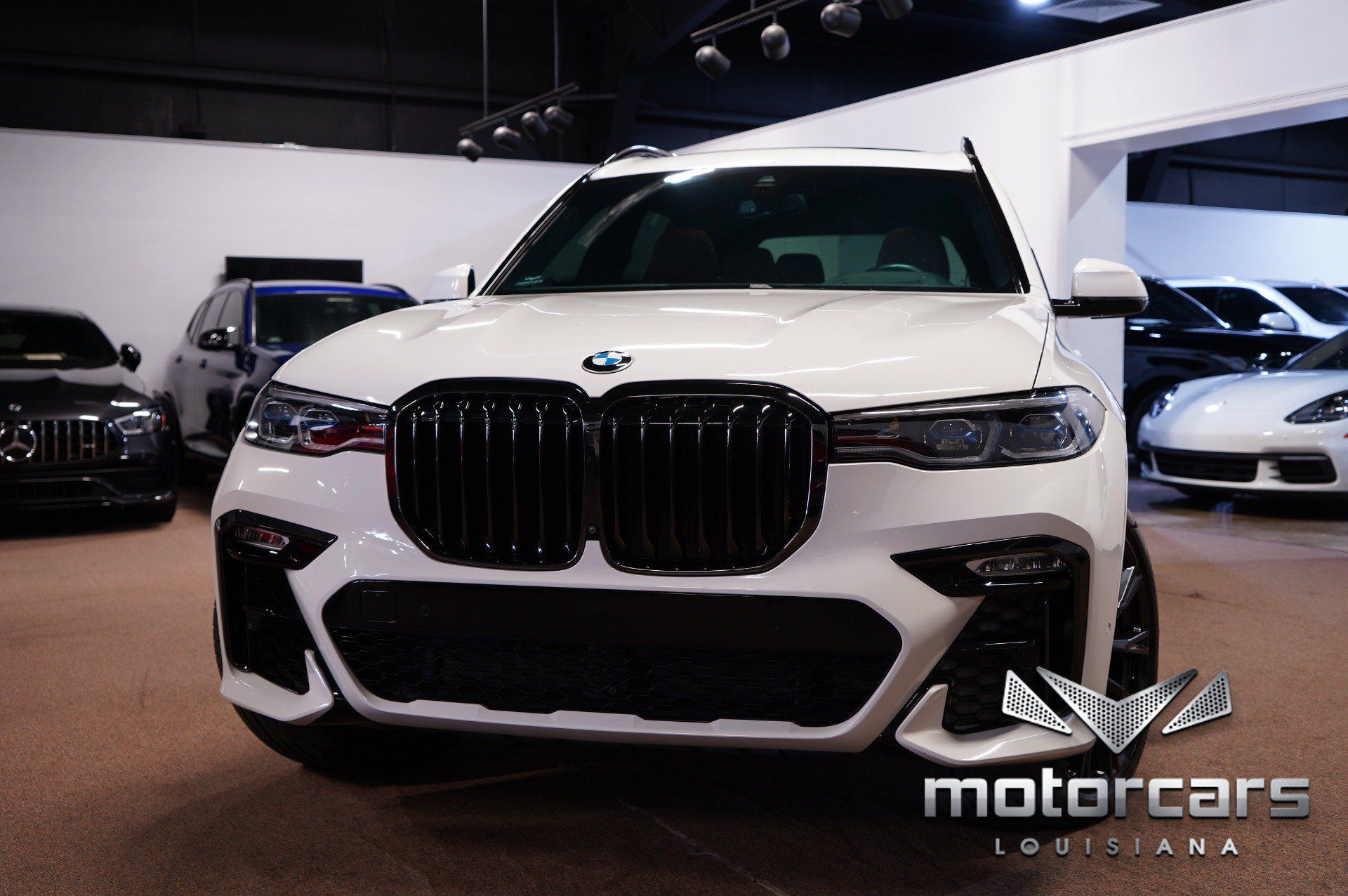 Used 2021 BMW X7 M50i w/ Dynamic Handling Package AWD/4WD image 1
