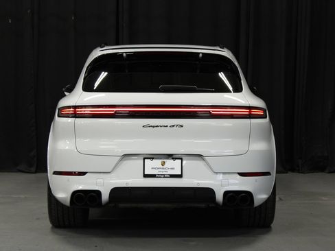 Used 2025 Porsche Cayenne GTS AWD/4WD image 4