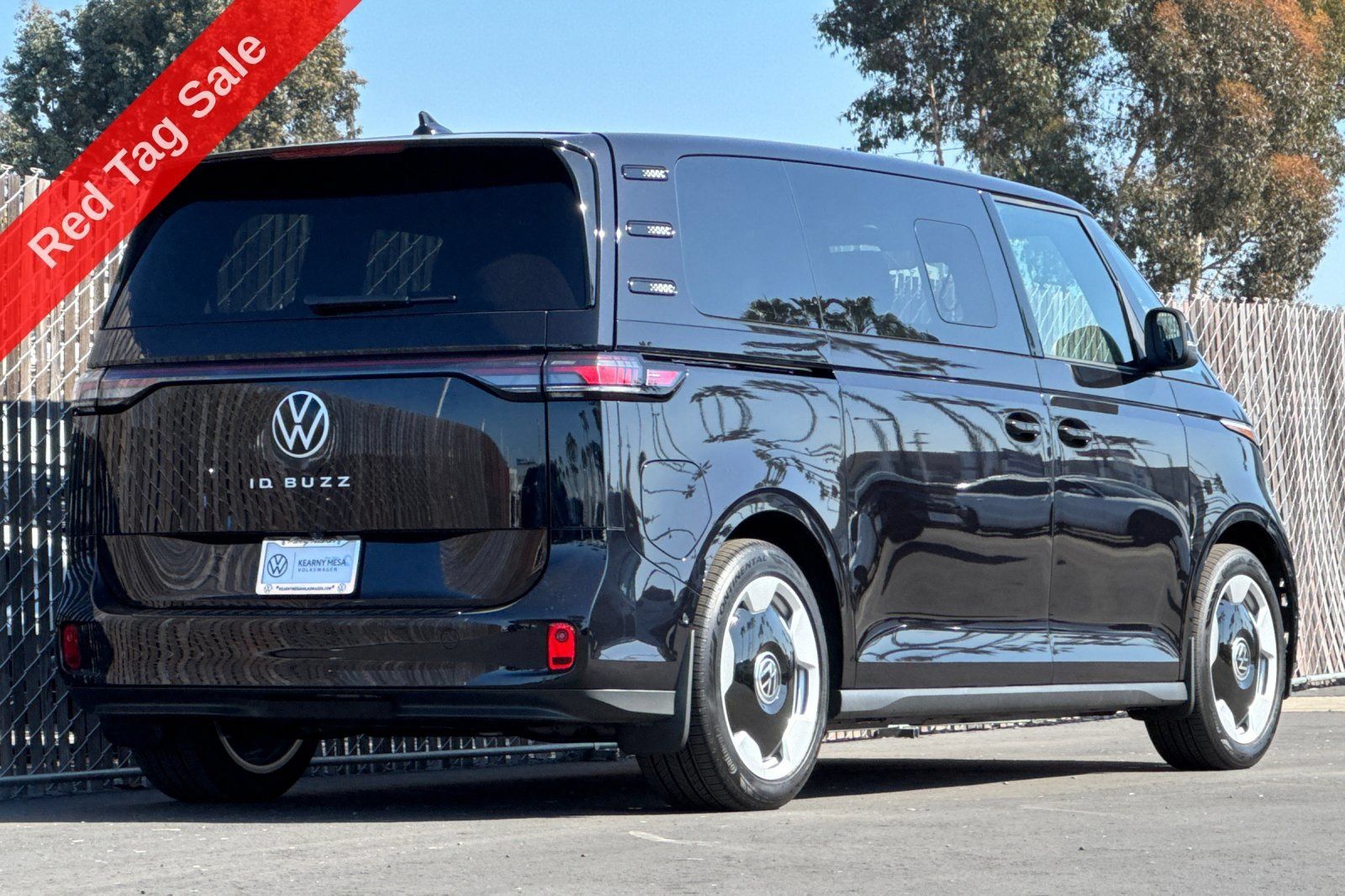 New 2025 Volkswagen ID. Buzz Pro S RWD image 5