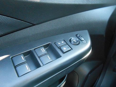 Used 2012 Honda CR-V LX image 16