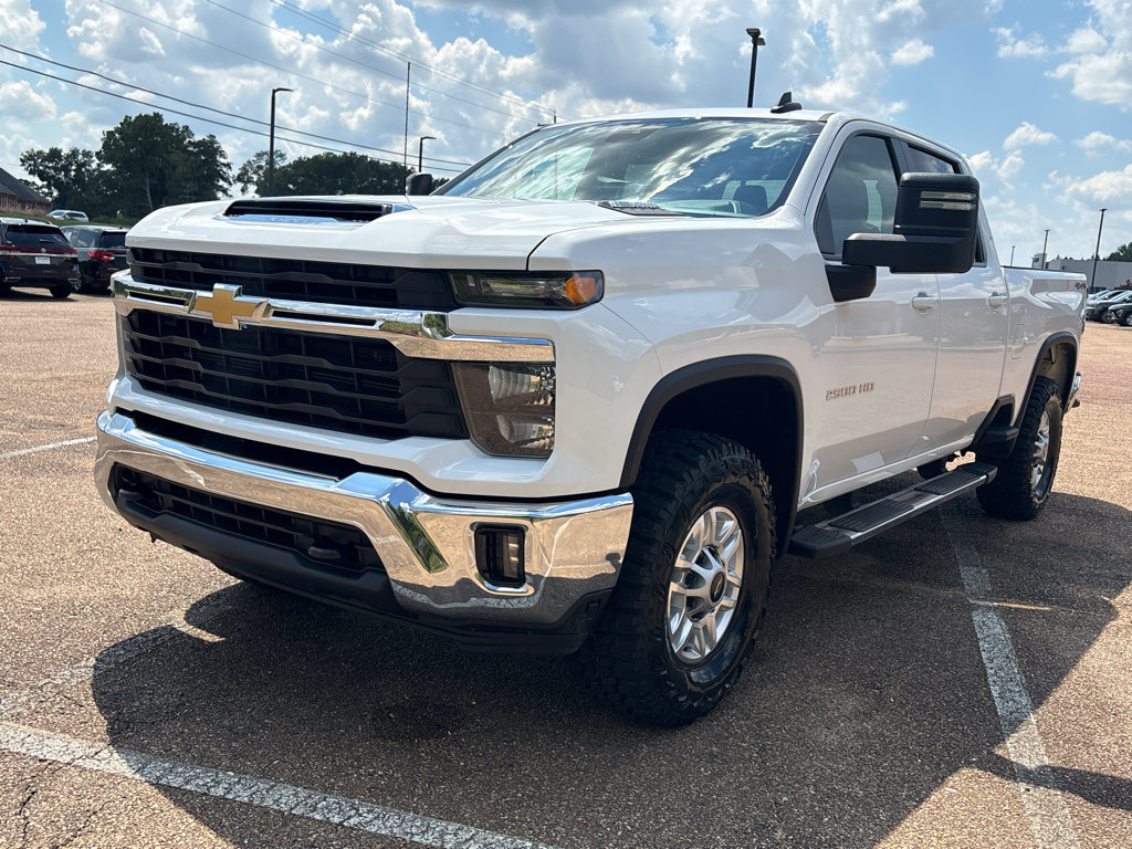Used 2025 Chevrolet Silverado 2500 LT w/ Convenience Package AWD/4WD image 9