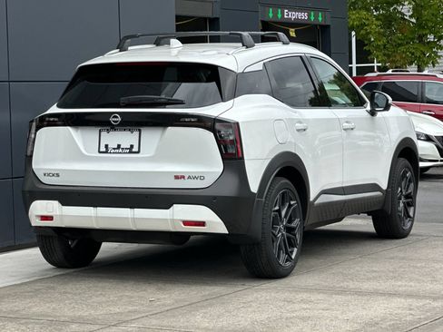 Used 2025 Nissan Kicks SR w/ Illumination Package AWD/4WD image 3