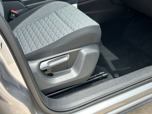 Certified 2025 Volkswagen Tiguan S FWD image 41
