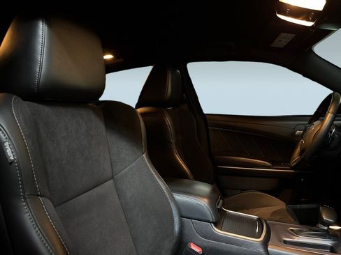 Used 2023 Dodge Charger R/T w/ Plus Group image 31