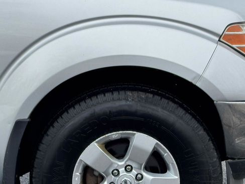 Used 2010 Nissan Frontier SE AWD/4WD image 19