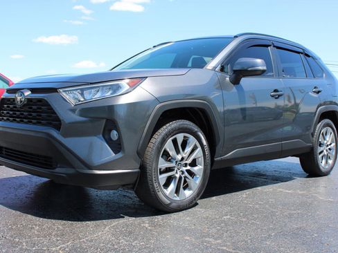 Used 2019 Toyota RAV4 XLE Premium w/ All Weather Liner Package AWD/4WD image 13