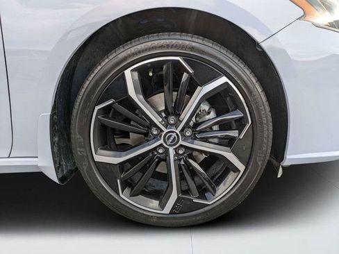 Used 2024 Nissan Altima 2.5 SR w/ SR Premium Package FWD image 10