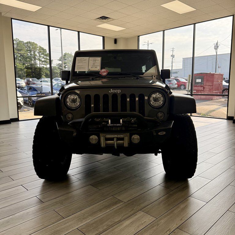 Used 2017 Jeep Wrangler Unlimited Rubicon w/ Connectivity Group AWD/4WD image 2