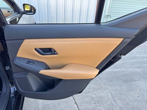 Used 2024 Nissan Sentra SV w/ SV Premium Package image 37