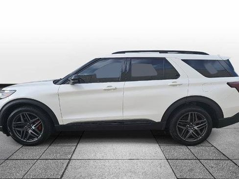 Certified 2025 Ford Explorer ST AWD/4WD image 8