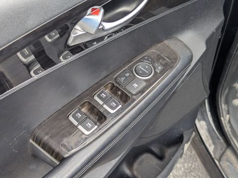 Used 2019 Kia Sorento AWD image 13